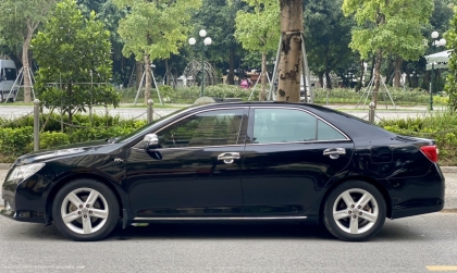 Camry 2.5Q 2013 có tiếng lọc cọc dưới taplo chỗ tay lái khi đi qua đường xấu